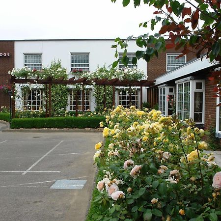 Oaklands Lodge Hotel Saint Saviour Exterior foto