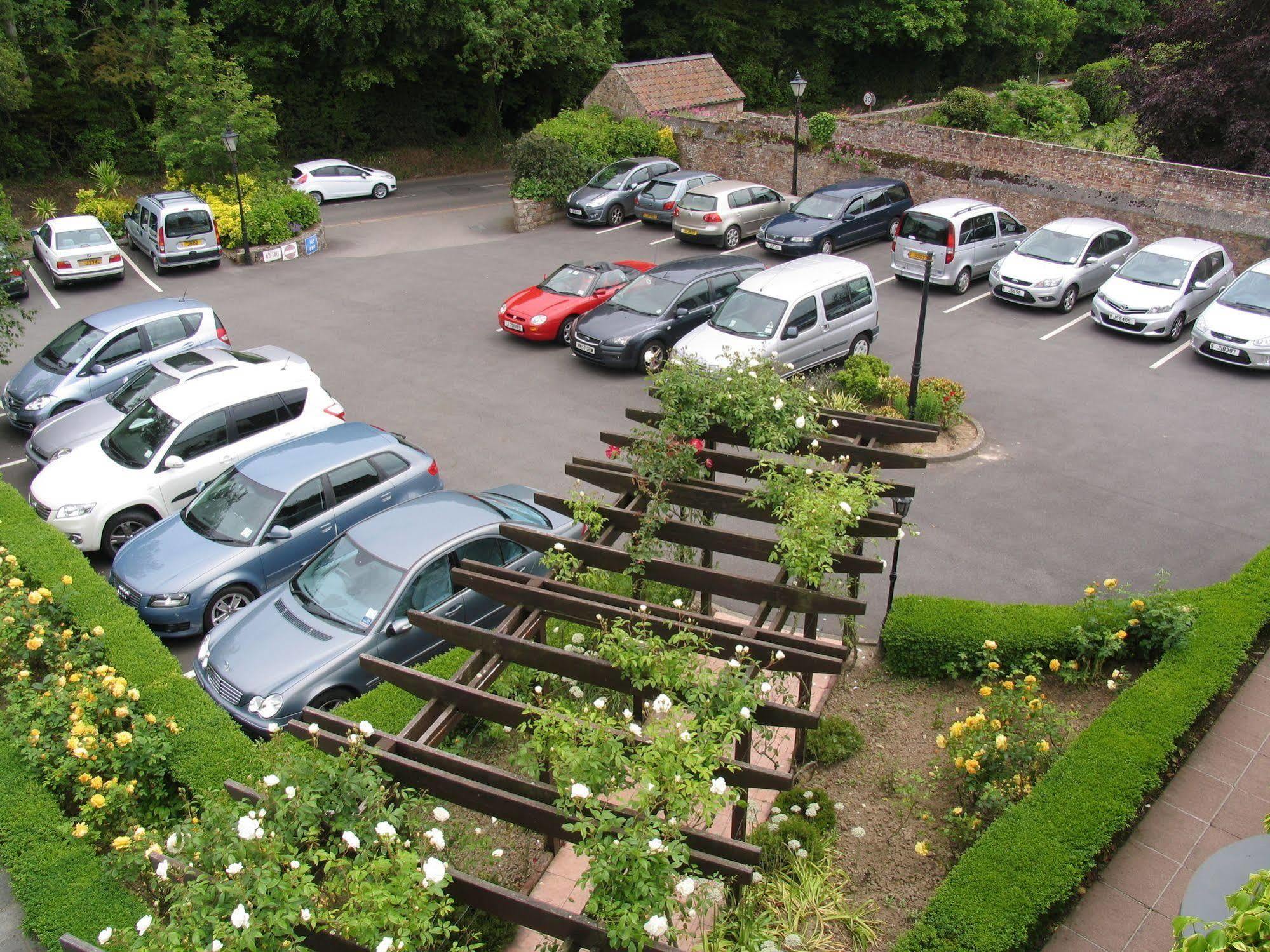 Oaklands Lodge Hotel Saint Saviour Exterior foto